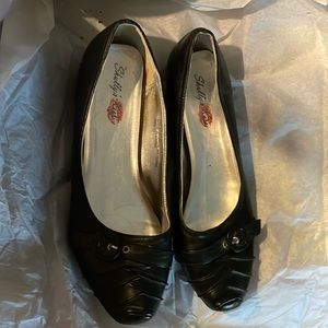 COPY - Women’s shoes flats size 10.     138